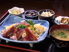 【焼津・やいづ】“ただいま”と入りたくなる 築100年の趣 古民家カフェで「てこね寿司」を堪能