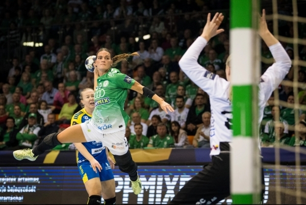写真2025/26シーズンEHF女子ハンドボールチャンピオンズリーグのキョリアウディとストルハマルの試合の様子、写真出典=キョリアウディ