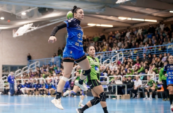 写真2025/26シーズンスペイン女子ハンドボールリーグのベラ&middot;ベラとベティ&middot;オナックの試合の様子、写真出典=ベラ&middot;ベラ