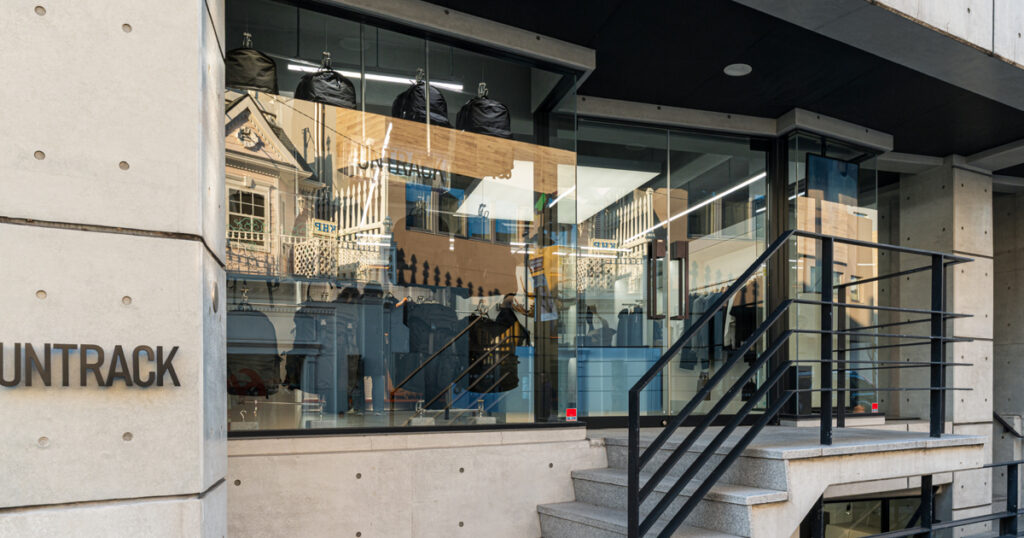 エースのライフスタイルブランド「アントラック」　初の直営店が原宿に登場 - WWDJAPAN