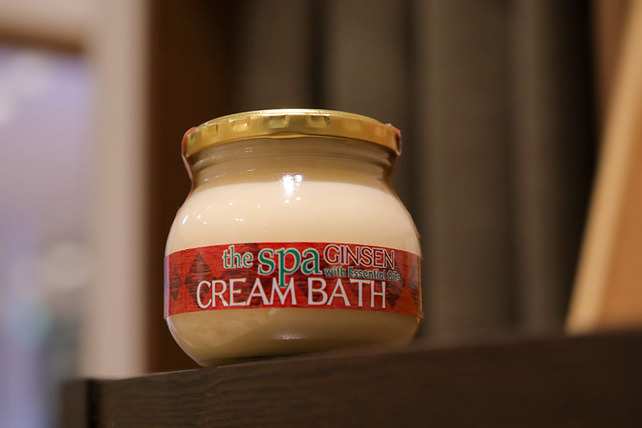 特製スキャルプクリーム4,730円。