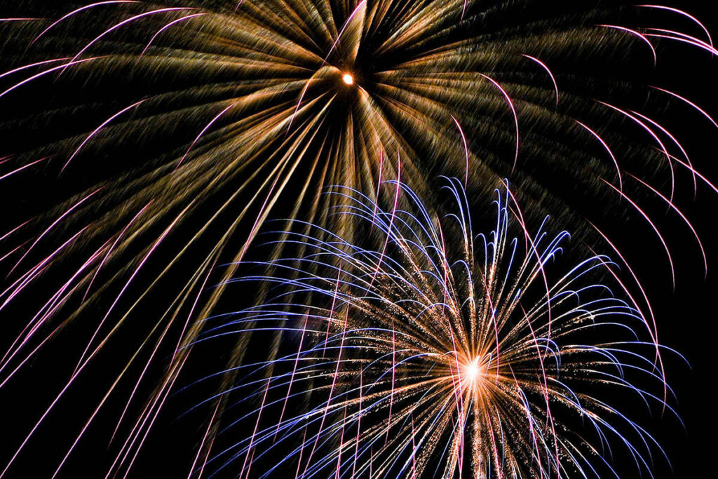 【2025】千葉・八街「第26回めいろう大花火まつり」が本日開催! | 夜景FANマガジン 【2025】千葉・八街「第26回めいろう大花火まつり」が本日開催! | 夜景FANマガジン