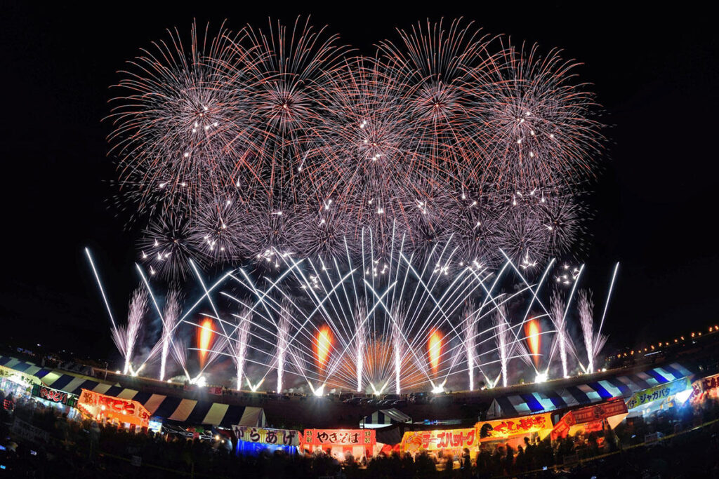 【2025】「第119回長野えびす講煙火大会」が本日開催！一万発の花火を打ち上げ | 夜景FANマガジン