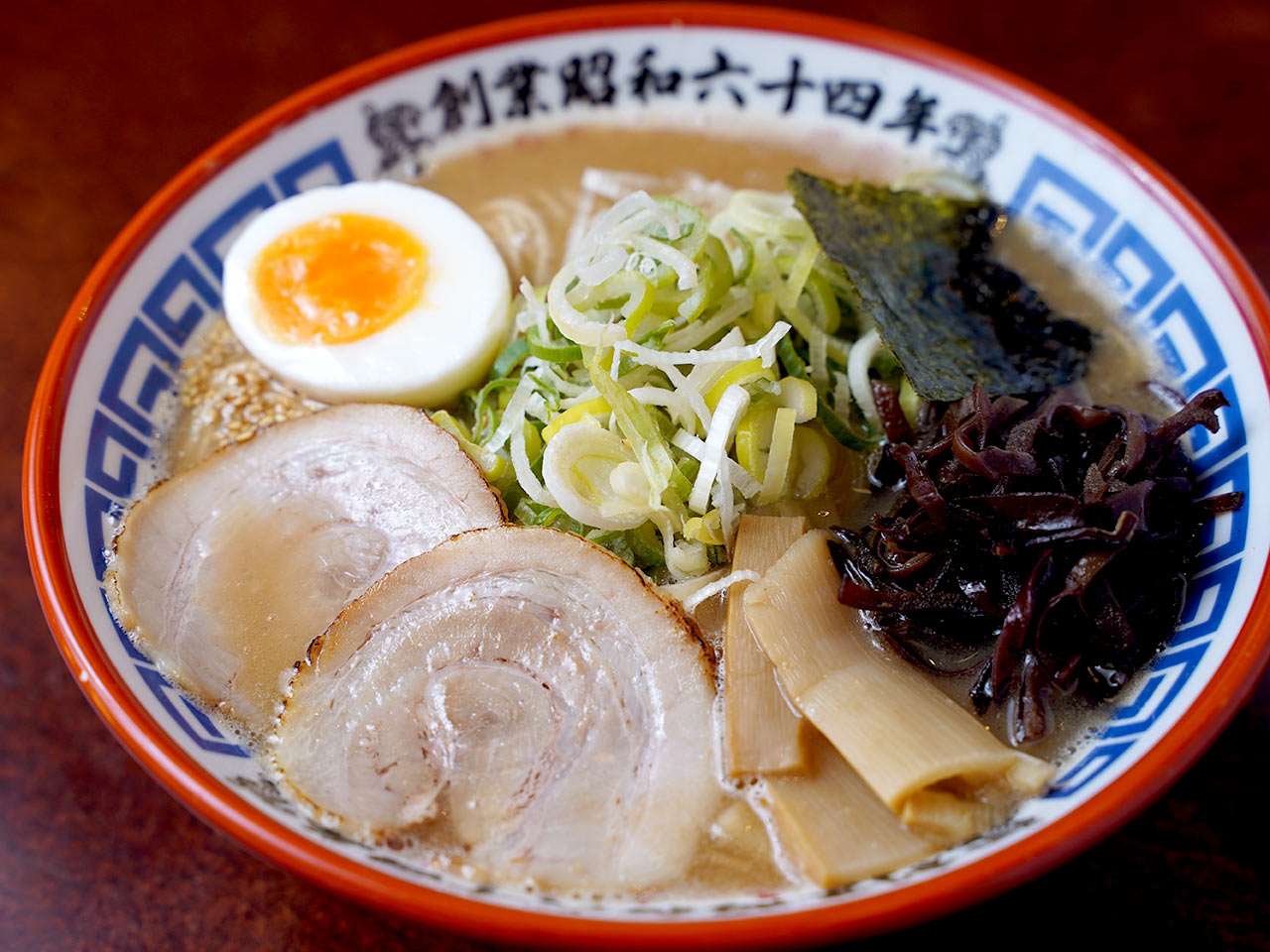 〈一骨家〉の大分濃厚豚骨ラーメン
