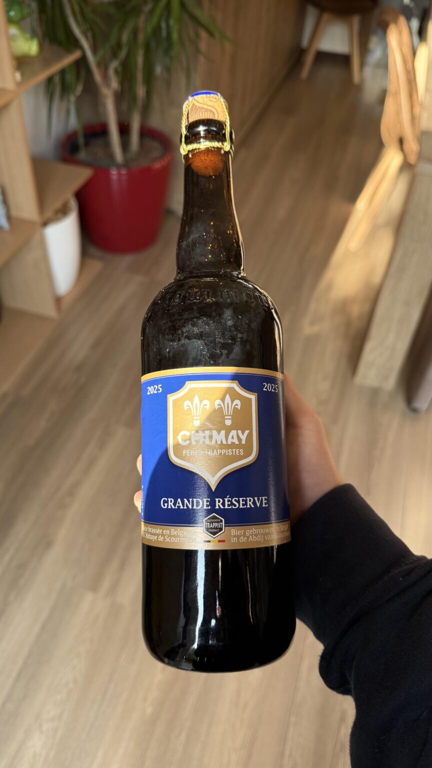 今日の午後、この美しいビールを試してみてください。ヒントはありますか？