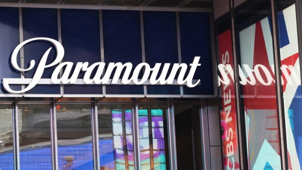 パラマウント、白人で50歳以上であることを理由に解雇されたと主張する幹部が訴訟