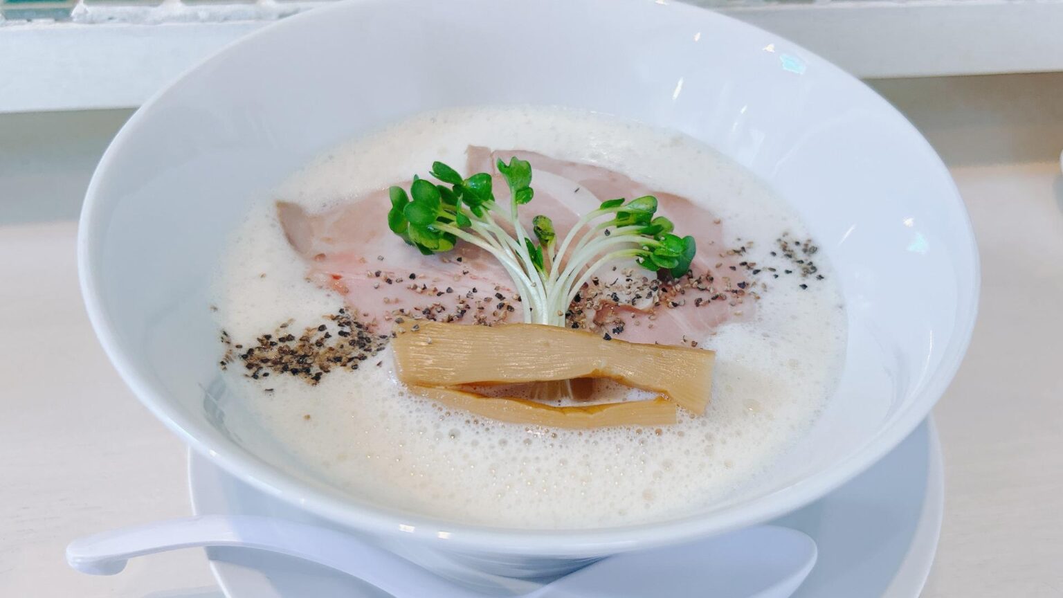 【京都市左京区】まるでカフェみたい!ラーメン店とは思えない空間で味わう絶品泡系ラーメン(みやこ) – エキスパート – Yahoo!ニュース 【京都市左京区】まるでカフェみたい!ラーメン店とは思えない空間で味わう絶品泡系ラーメン(みやこ) - エキスパート - Yahoo!ニュース