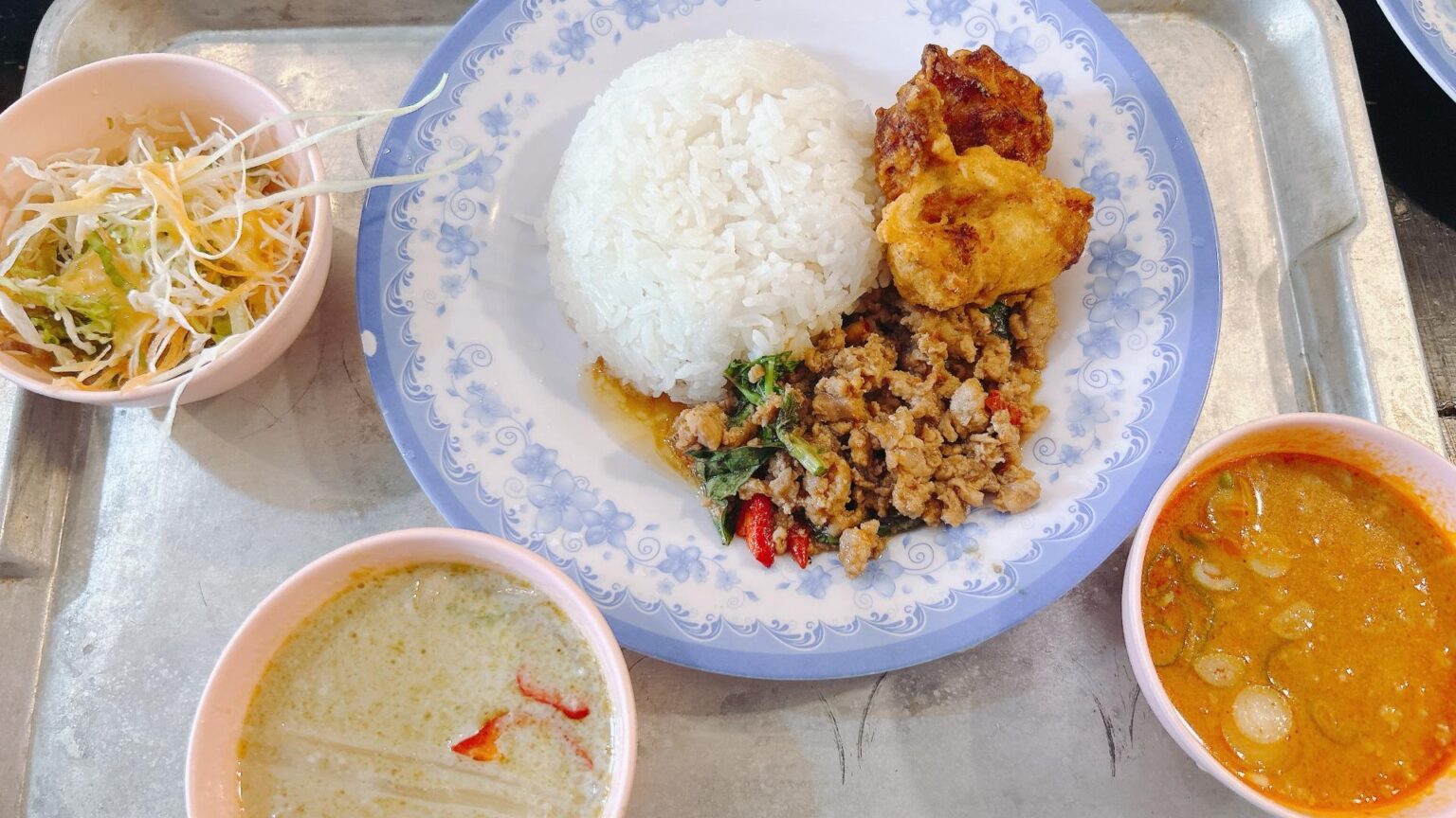 【京都市下京区】まるでタイ旅行気分！四条烏丸で味わう品数豊富な本格アジアンランチ（みやこ） - エキスパート - Yahoo!ニュース