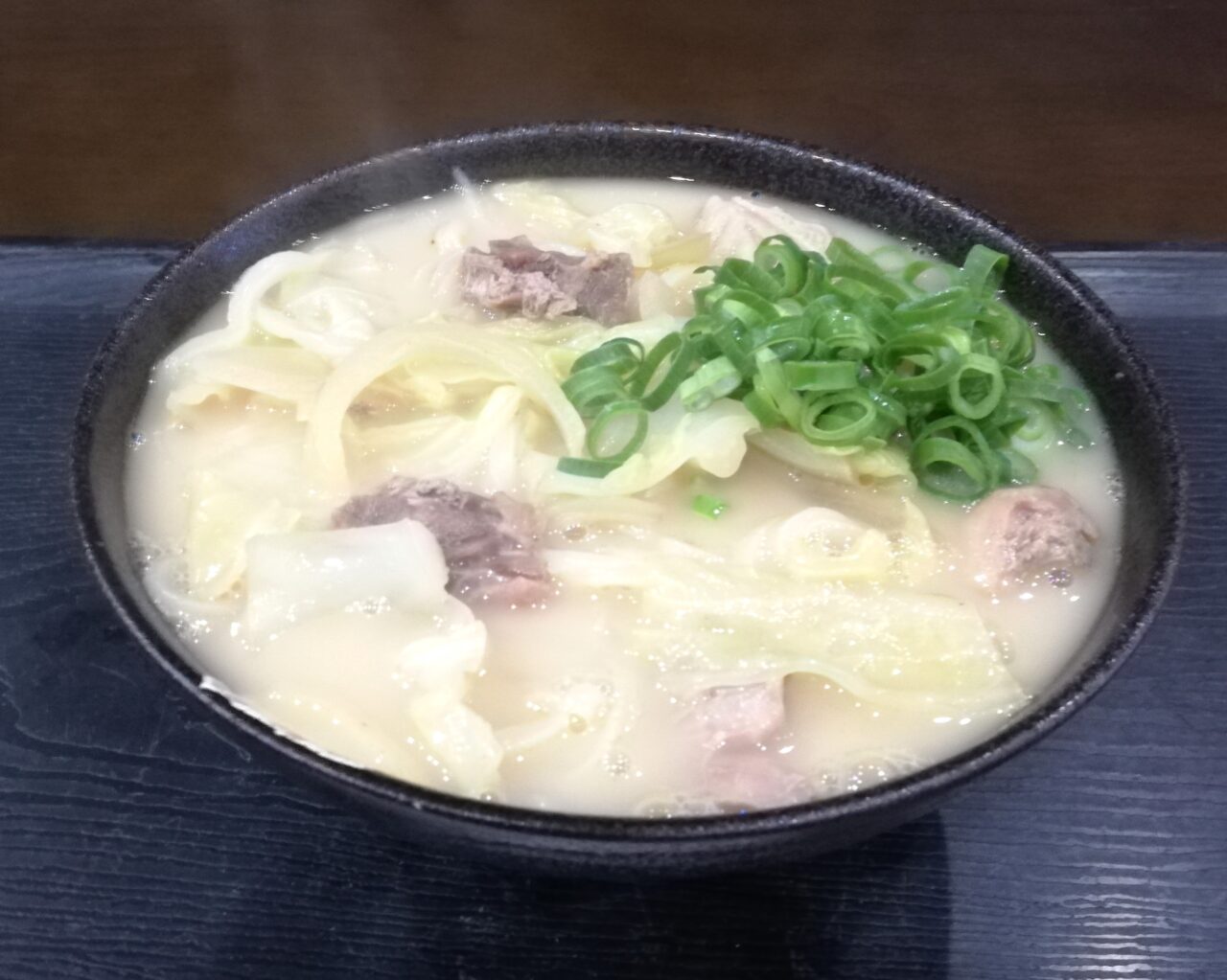 「うどん すぎはら」鶏白うどん。画像提供：「ゆうママ」様