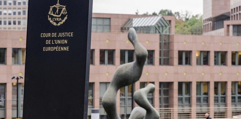 欧州諸国は他のEU諸国で祝われた同性結婚を認めるべきだと司法裁判所が発表