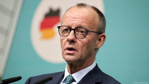 メルツ氏：シリア難民が「故郷に帰る」時が来た