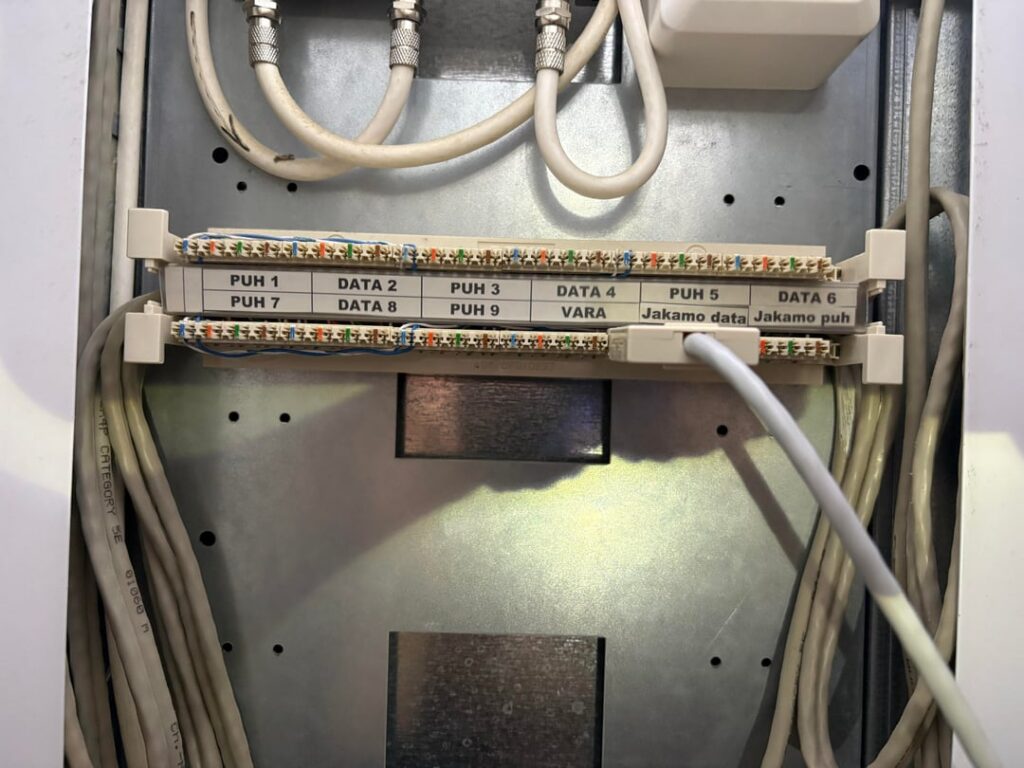 このコネクタの購入先についての情報を探しています