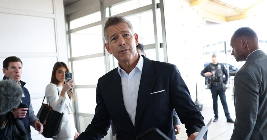 航空管制官がシャットダウンバイトとして辞任を開始。 |米国史上最長の政府機関閉鎖が続く中、無給の航空管制官らが仕事を完全に辞めている。