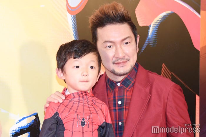 息子の小川陽喜くん、中村獅童（C）モデルプレス