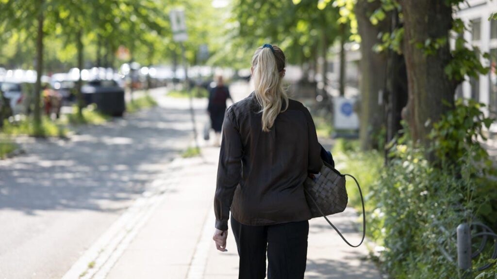 若い女性はパートナーからのサポートを密かに望んでいることが調査で判明