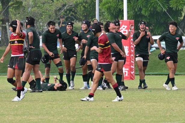 コザが8年ぶり花園へ　全国高校ラグビー沖縄県予選決勝　名護を8－7で下す