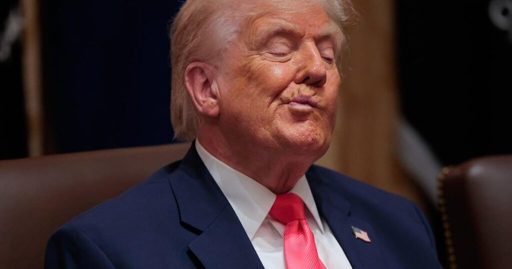 億万長者のトランプ政権下でアメリカ人がホリデーギフトの購入に苦戦していることがひどい世論調査で明らかになった