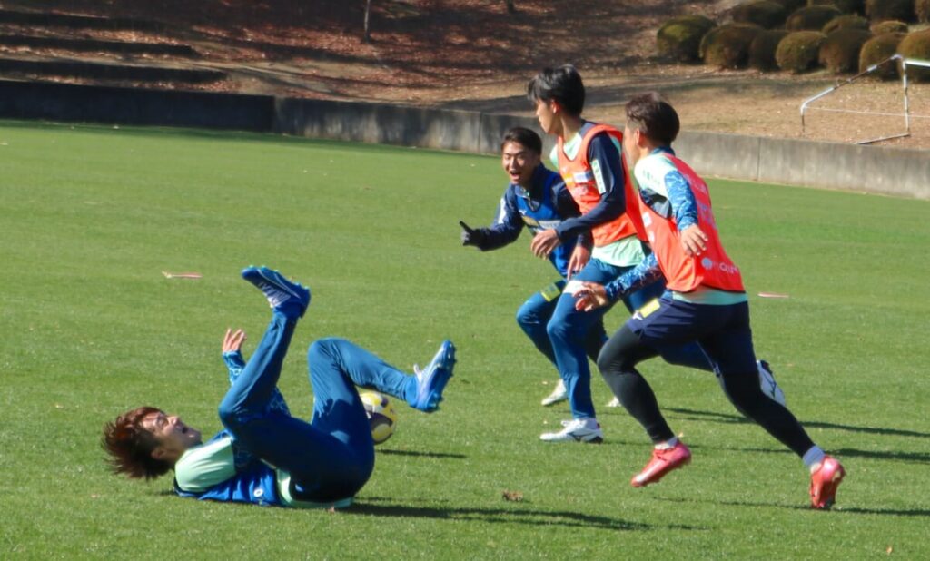 無料記事 “VF甲府 自主トレ・レポート@韮崎G”「サッカー”元”少年、本能の5対5」【練習場から】 : 山梨フットボール 無料記事 “VF甲府 自主トレ・レポート@韮崎G”「サッカー”元”少年、本能の5対5」【練習場から】 : 山梨フットボール