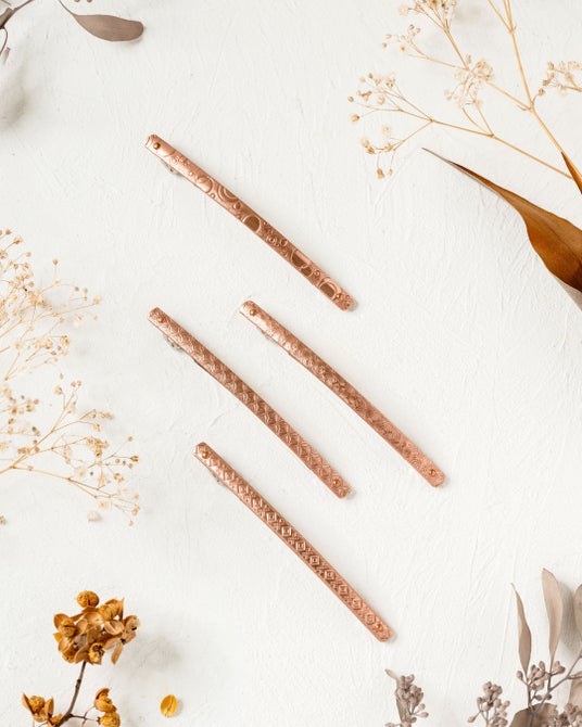 【新商品】京都の錺金具から生まれた、希少な「銅製バレッタ」を発売| 2026年1月1日(木) | 錺之-KAZARINO- - 烏丸経済新聞