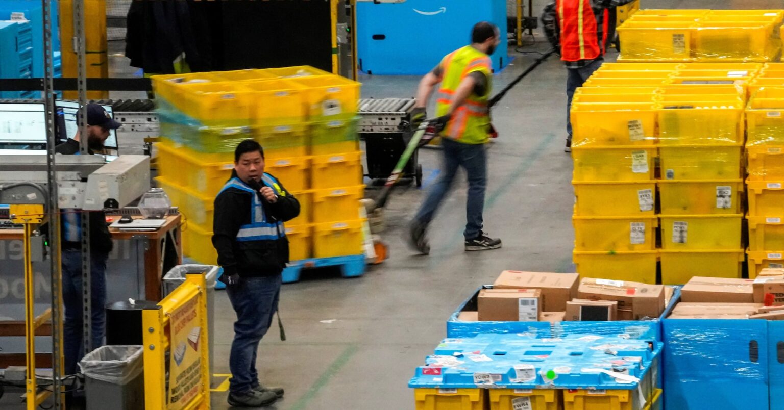 米感謝祭後3日間のオンライン売上高236億ドル、景気懸念でも予想超え | ロイター