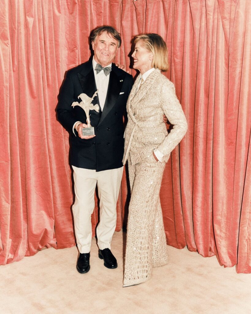 【ブルネロ クチネリ】英国ファッション協議会、ブルネロ クチネリに名誉ある「アウトスタンディング・アチーブメント賞」を授与 | ブルネロ クチネリ ジャパン株式会社のプレスリリース