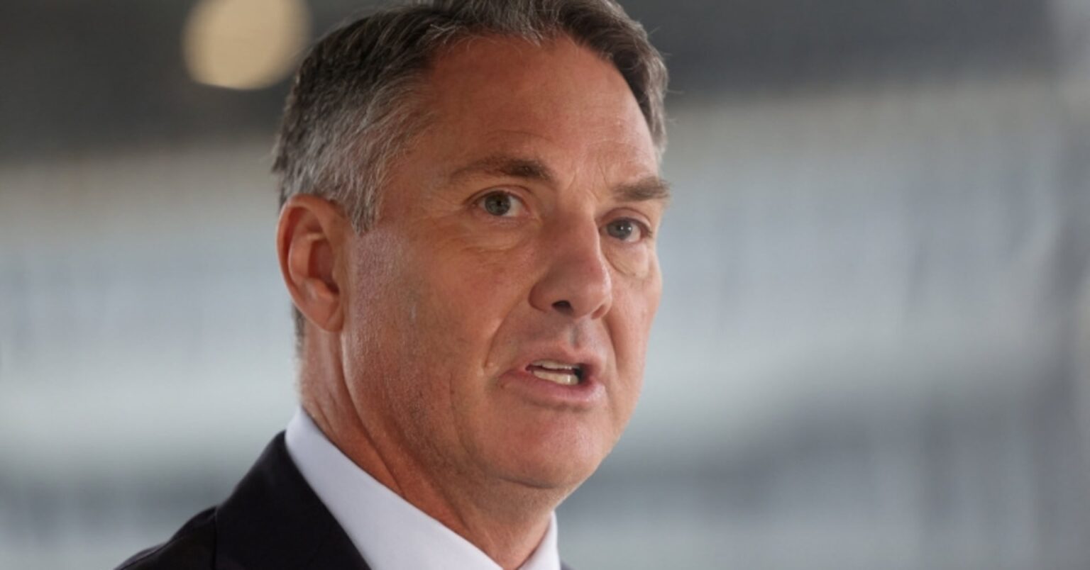 米国がＡＵＫＵＳ審査結果提示、豪国防相「米は全面的に支持」 | ロイター