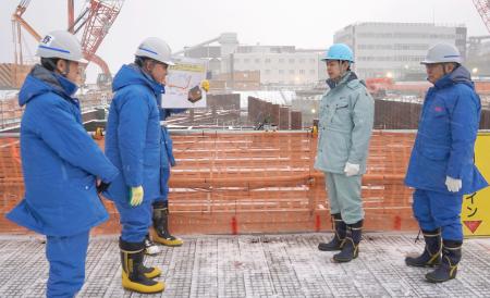 北海道・鈴木知事、泊原発を視察 再稼働判断へ安全対策確認 | 全国のニュース | 福井新聞ONLINE