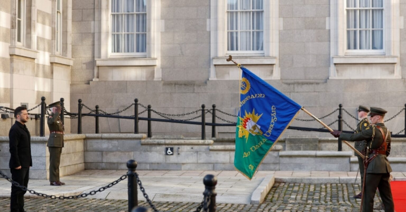 ゼレンスキー氏の飛行経路付近でドローン目撃、アイルランド訪問時 | ロイター