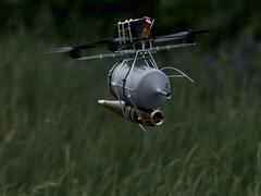 ロシア軍、50kmを飛ぶ光ファイバードローンの運用開始 | Business Insider Japan