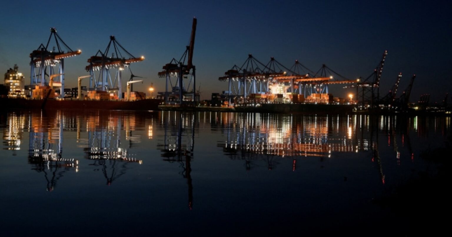 ドイツ輸出、10月は米・中向け大幅減　対ＥＵ増加で予想外にプラス | ロイター