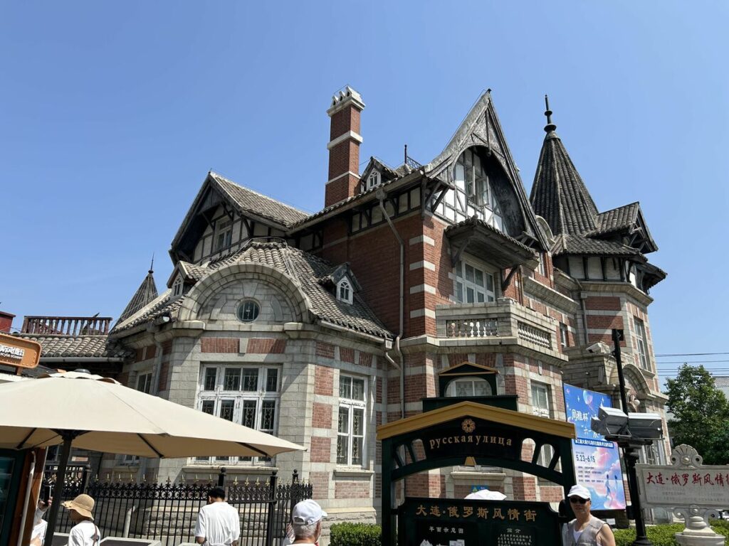 中国人のビザなし入国を容認したロシア、狙いは観光客が落とす人民元?中国人の誘致に熱を上げるロシアの腹づもり 【土田陽介のユーラシアモニター】日中関係の悪化につけいるロシアだが、中国人観光客が満足するものがロシアにある?(1/4) | JBpress (ジェイビープレス) 中国人のビザなし入国を容認したロシア、狙いは観光客が落とす人民元?中国人の誘致に熱を上げるロシアの腹づもり 【土田陽介のユーラシアモニター】日中関係の悪化につけいるロシアだが、中国人観光客が満足するものがロシアにある?(1/4) | JBpress (ジェイビープレス)