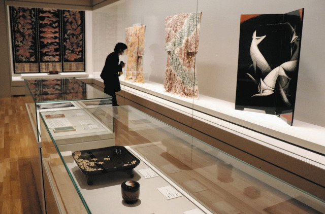 名品が語る 空の移ろい 国立工芸館「工芸と天気展」開幕(中日新聞Web)|dメニューニュース(NTTドコモ) 名品が語る 空の移ろい 国立工芸館「工芸と天気展」開幕