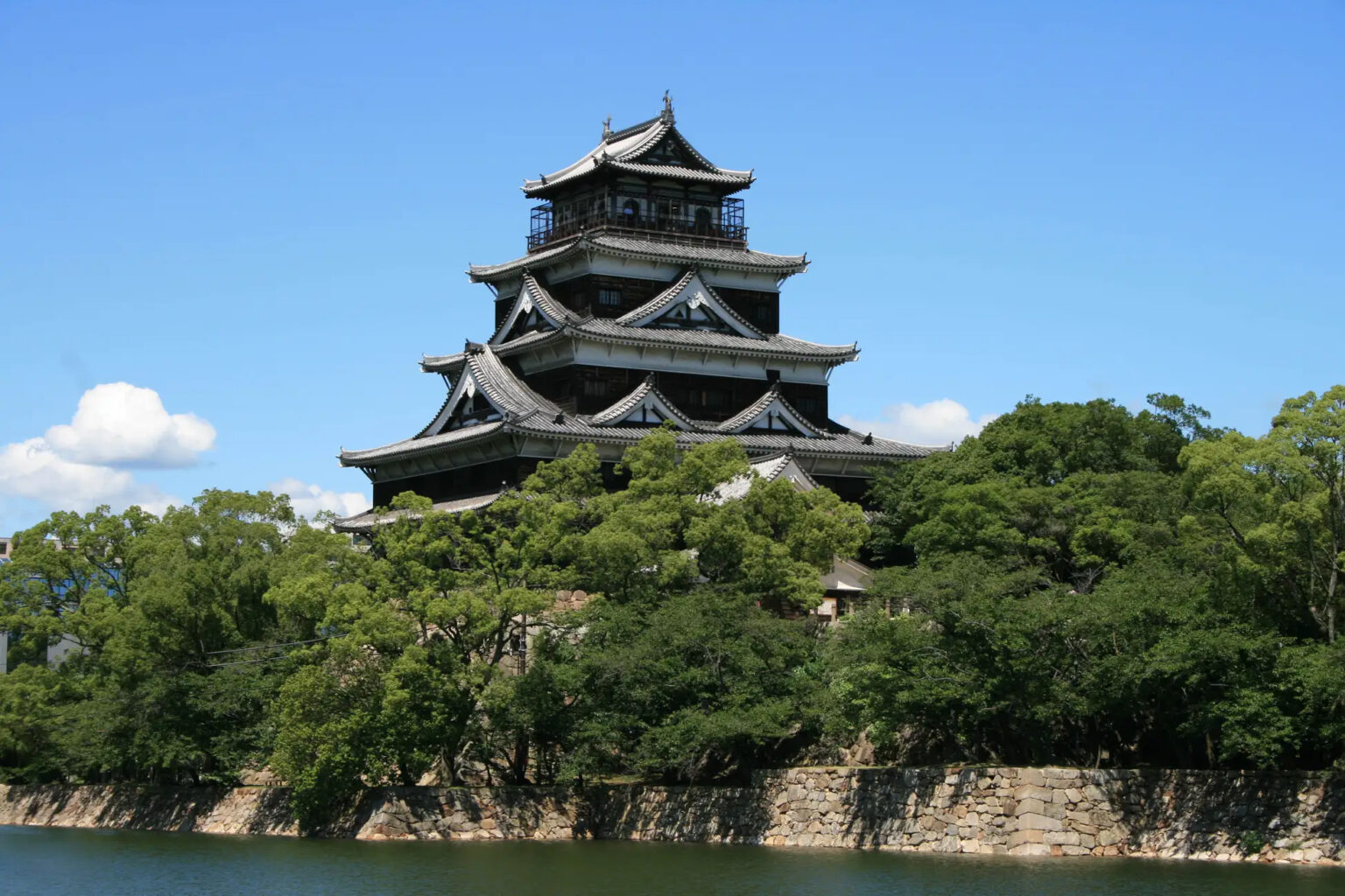 最上層から望めるのは残りわずか　広島城天守が閉城まで約100日 - デジカメ Watch