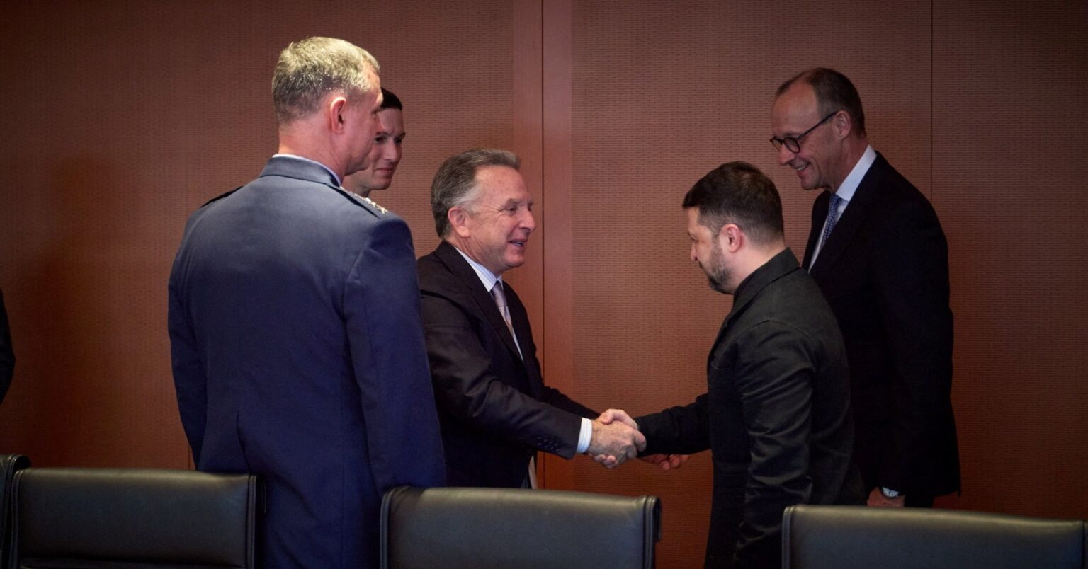 ゼレンスキー氏と米特使の会談、2日目終了　和平交渉巡り | ロイター