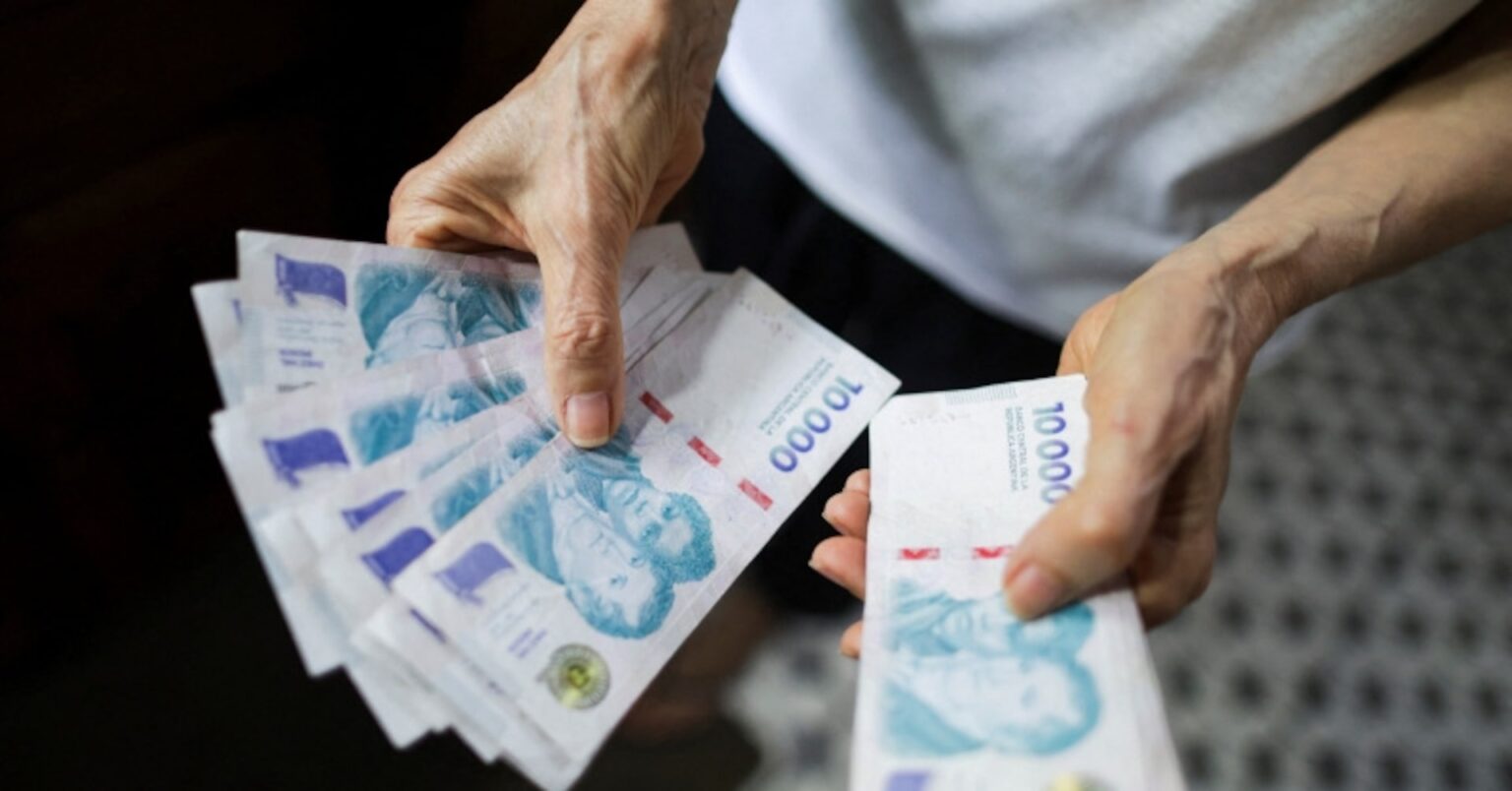 アルゼンチンの長期外貨建て格付け「ＣＣＣ＋」に引き上げ＝Ｓ＆Ｐ | ロイター