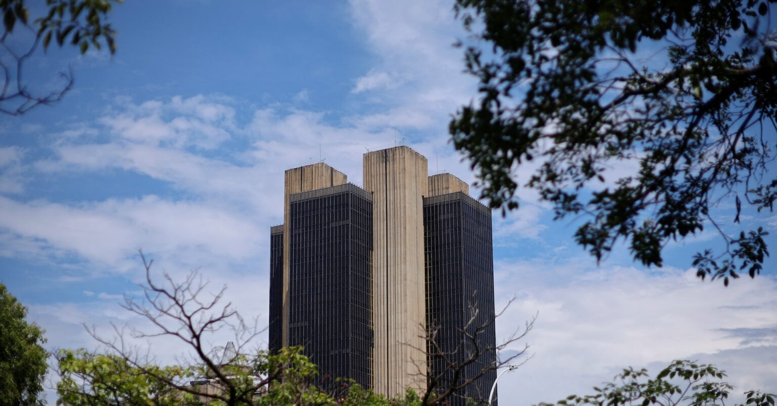 ブラジル中銀、あらゆる選択肢維持　政策変更の指針示さず＝総裁 | ロイター