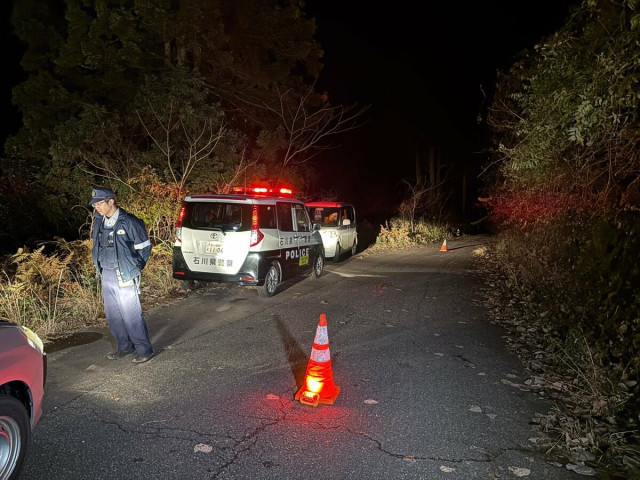 車盗んだとみられる男が逃走中に崖下転落 救助も窃盗疑いで捜査 石川・能美市