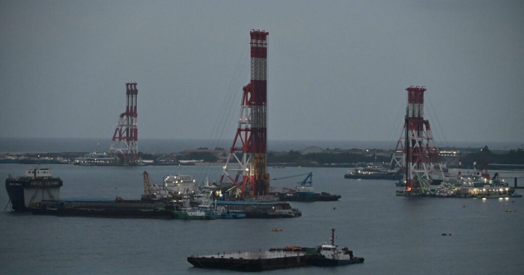 辺野古新基地建設、大浦湾くい打ち再開　沖縄防衛局、半年ぶりに