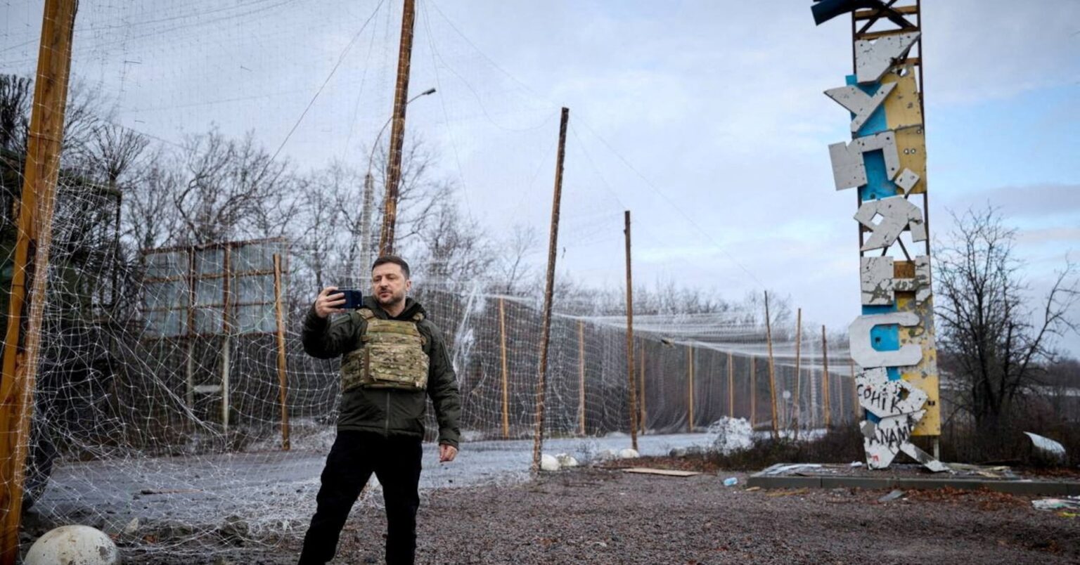 ウクライナ、東部要衝都市を9割掌握と発表　ロシアは否定 | ロイター