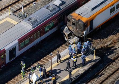 近鉄特急と接触、車炎上１人死亡 京都・精華の踏切 | 全国のニュース | 福井新聞ONLINE