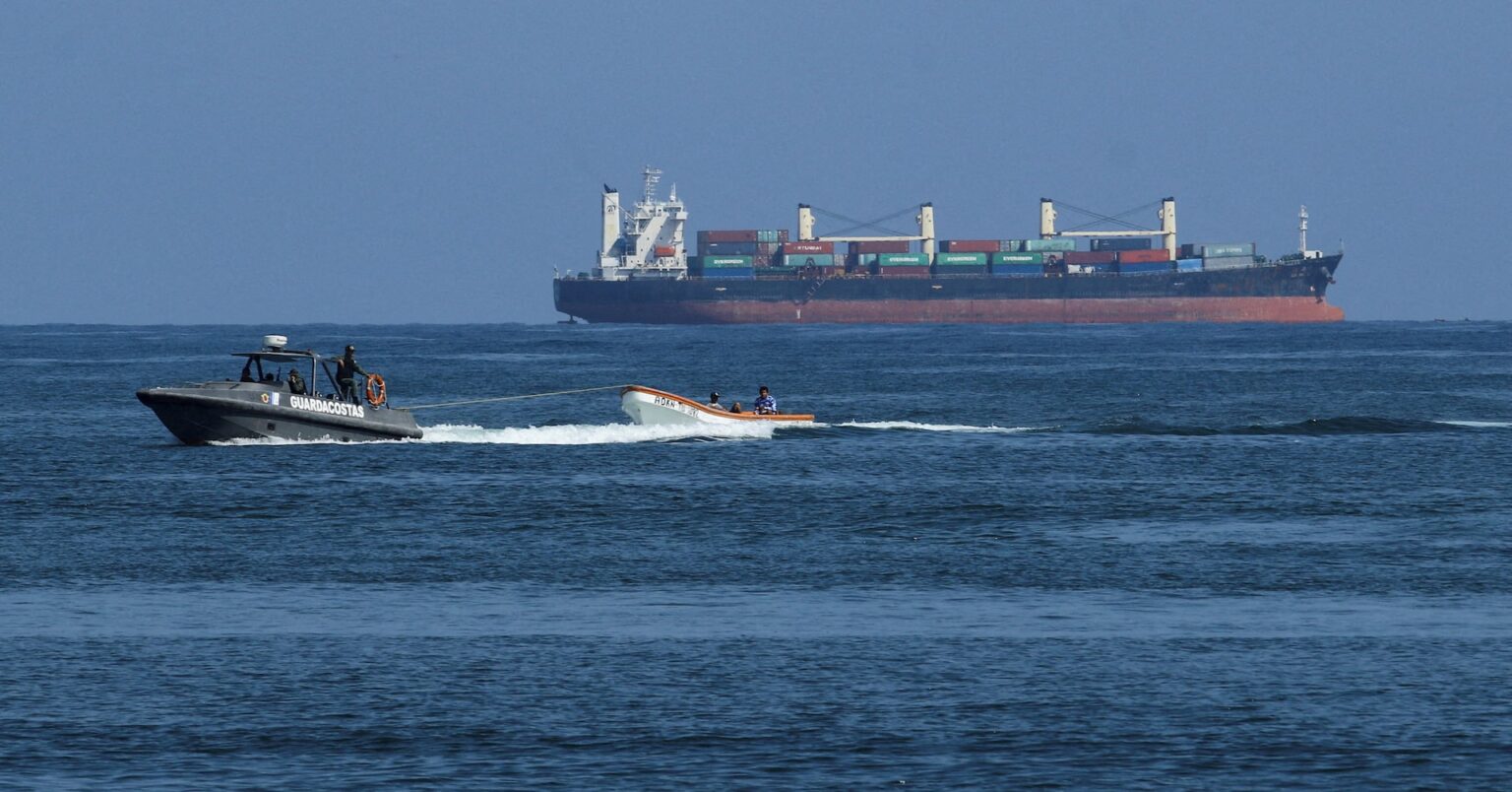 ベネズエラ沖で2隻目の石油タンカー拿捕、米が全面封鎖で圧力強化 | ロイター