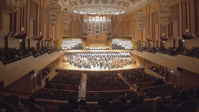名曲「第九」 ハンガリーを拠点に活動する指揮者、井﨑正浩さんがハーモニーホールふくいで指揮  「ふくい第九を歌う会」のメンバーが合唱