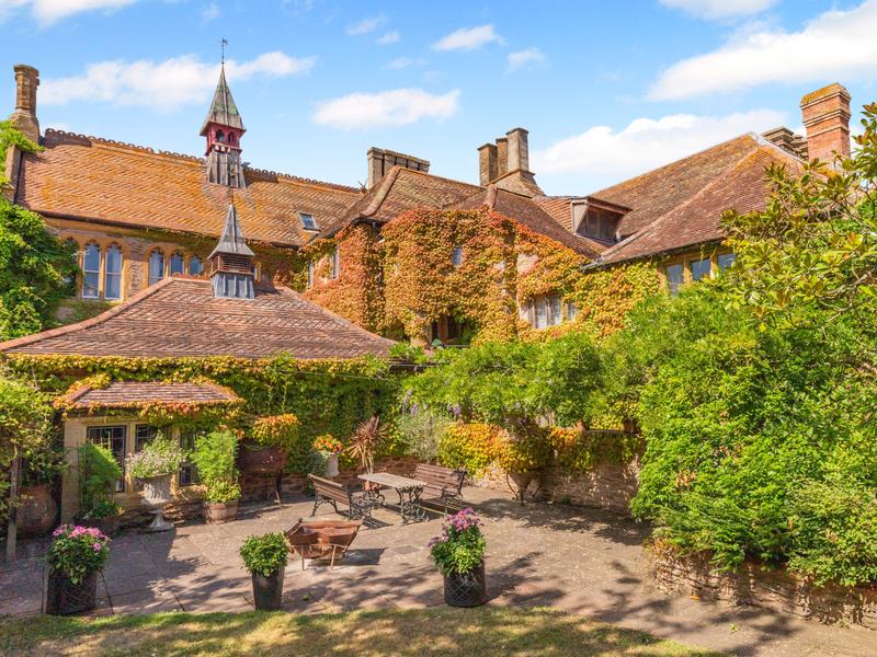 「ノース・ムーアのウォードウィック」という称号を