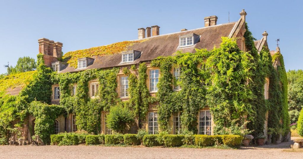 600年の歴史を持つイギリスの邸宅が約7億円で販売中…チョーサーが『カンタベリー物語』をここで書いたという伝承も | Business Insider Japan