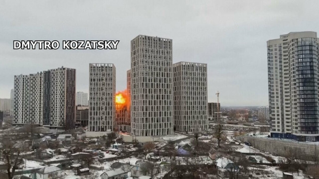ウクライナ首都キーウや近郊にロシア軍の大規模攻撃　2人死亡　ゼレンスキー氏とトランプ氏の和平計画めぐる直接協議前に