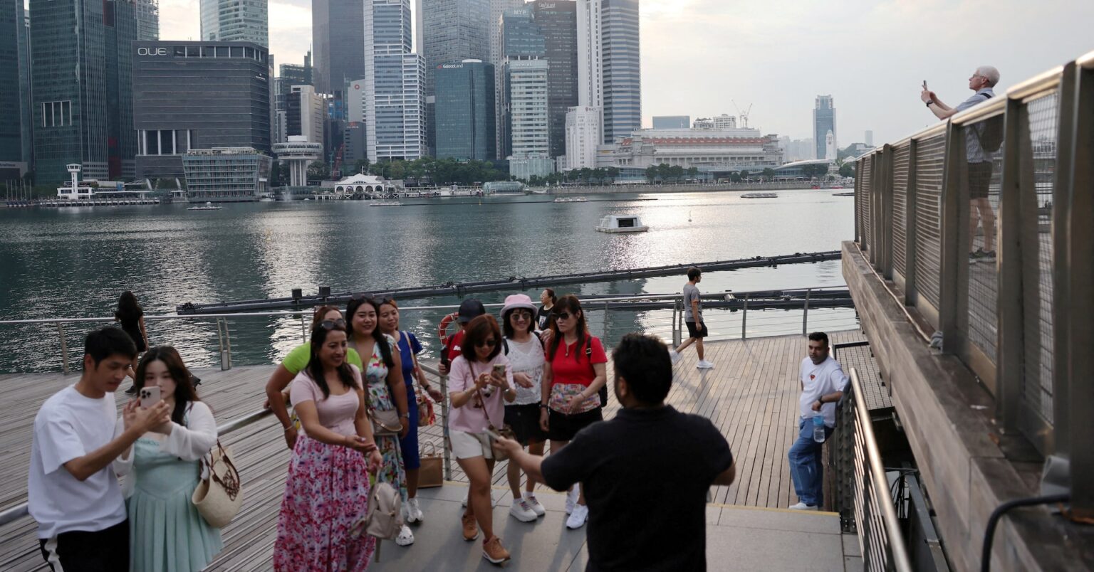 アングル：シンガポールに中国企業が続々移転、米中対立の「避難先」 | ロイター