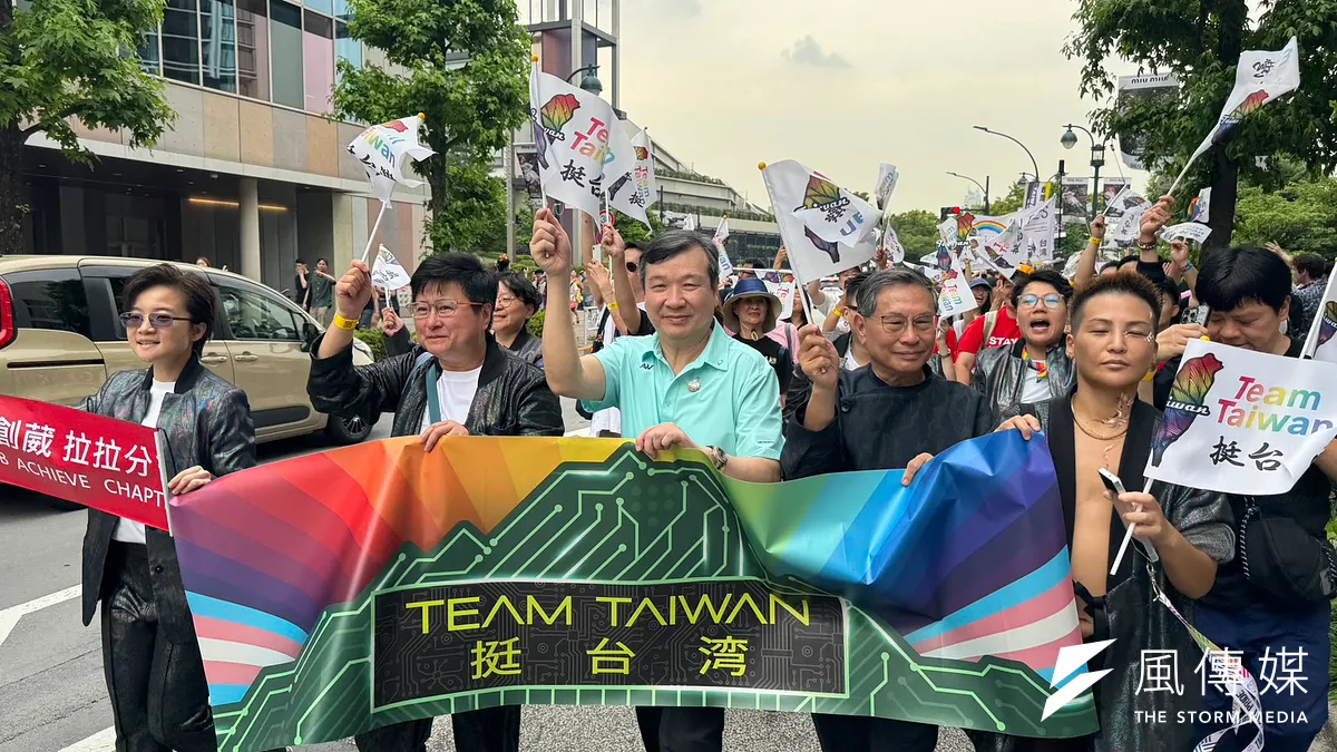 李逸洋・駐日代表（中央）。（写真/黃信維撮影）