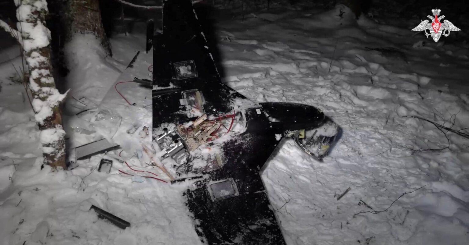 ロ、大統領公邸「攻撃」の映像公開 ウクライナのねつ造主張に反論 | ロイター ロ、大統領公邸「攻撃」の映像公開 ウクライナのねつ造主張に反論 | ロイター