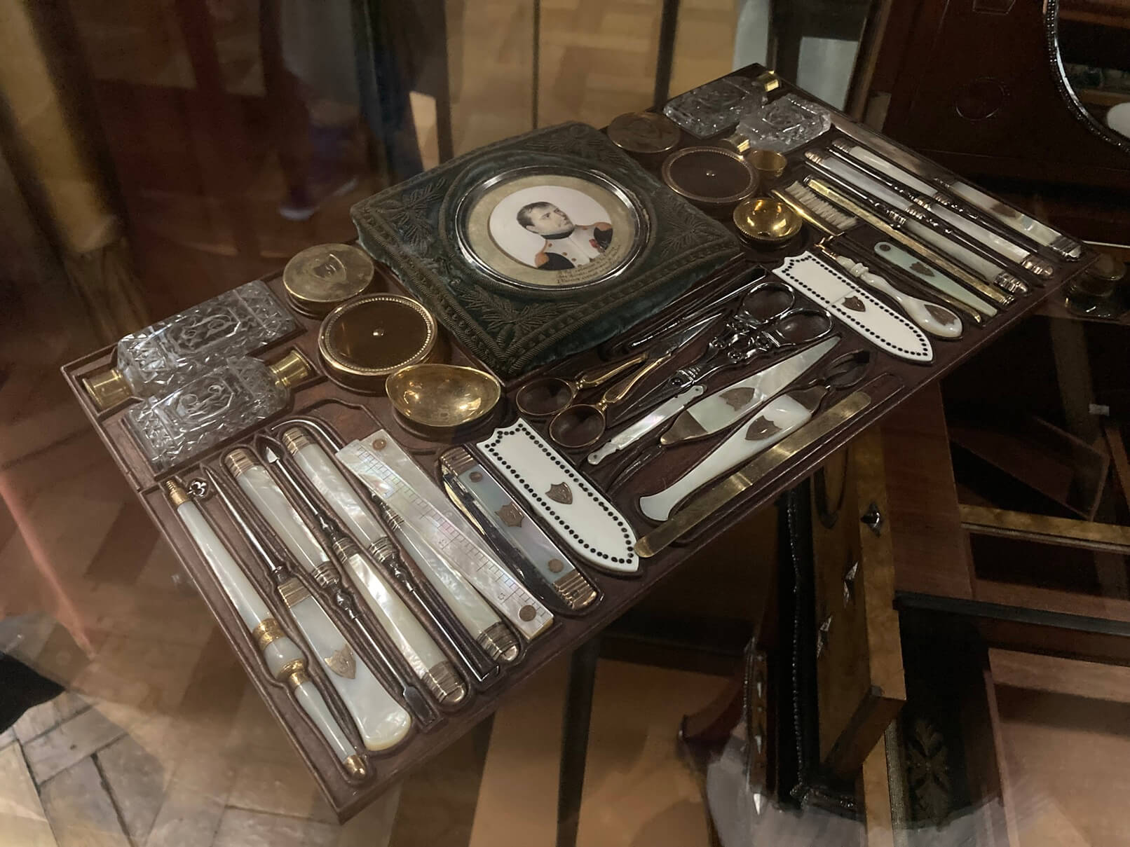 パリ・アート情報「ナポレオン夫妻の物語が残る、マルメゾン城美術館を訪ねて」