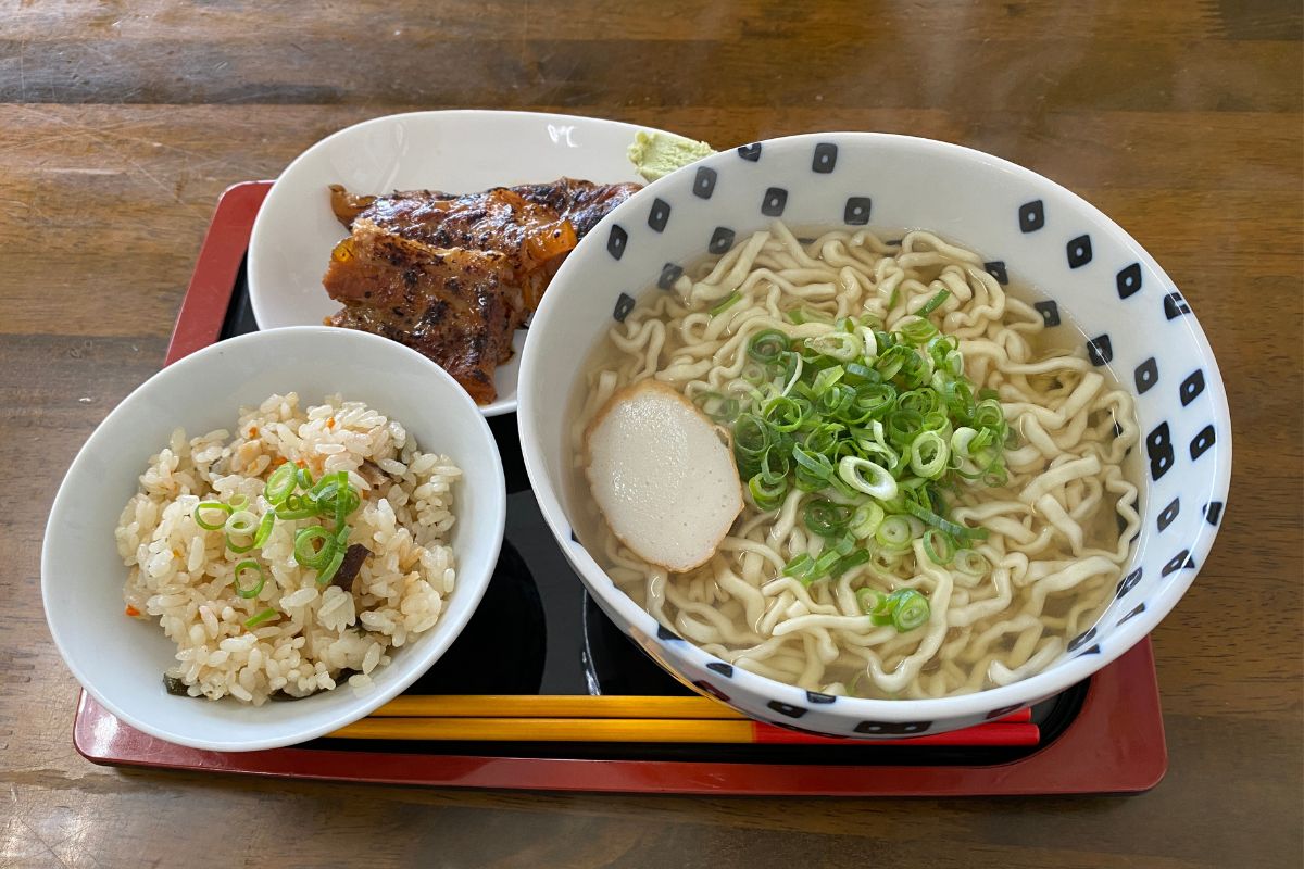 すば処 うゎちち_沖縄市